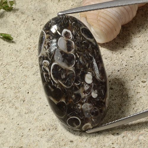 28.34ct 天然 彩色 碧玉, 椭圆形, 不透明