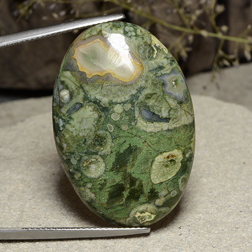 28.73克拉天然碧玉，椭圆形切割，不透明