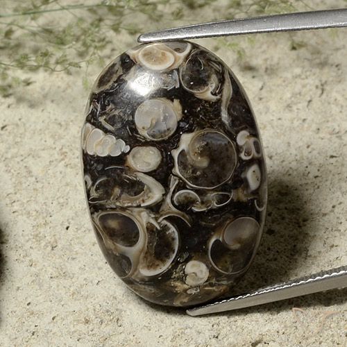 29.80ct 天然 彩色 碧玉, 椭圆形, 不透明