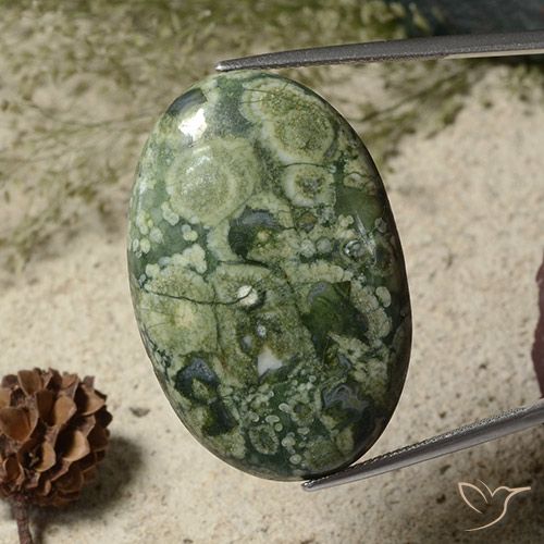 33.81ct 天然 彩色 碧玉, 椭圆形, 不透明