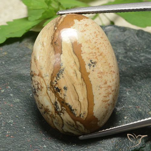 36.65ct 天然 彩色 碧玉, 椭圆形, 不透明