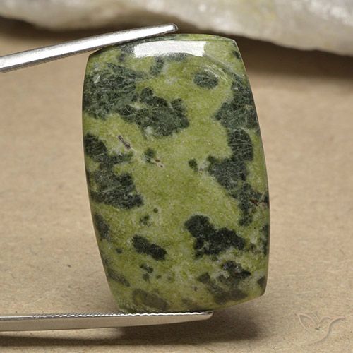 32.77ct 天然 彩色 碧玉, 软垫, 不透明