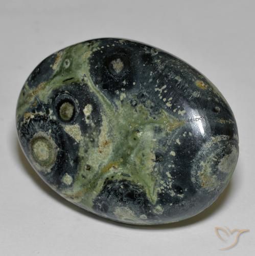 63.38ct 天然 彩色 碧玉, 椭圆形, 不透明