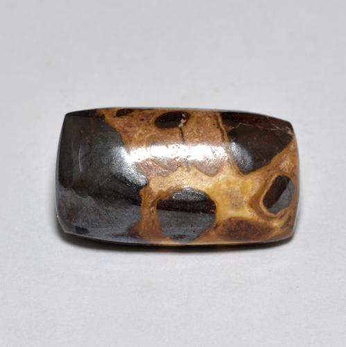 6.94克拉天然多色碧玉，垫形剪裁，15.3×8.6毫米，不透明