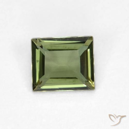 0.37ct 天然 深绿色 钠柱晶石, 狭长方形, VS