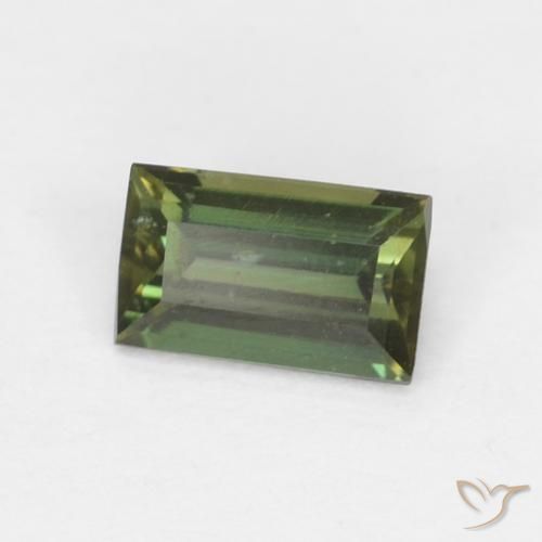 0.36ct 天然 暗绿色 钠柱晶石, 狭长方形, VS