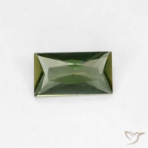 0.28ct 天然 森林绿 钠柱晶石, 狭长方形, VVS