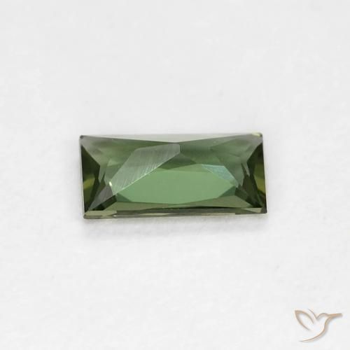 0.28克拉天然钠柱晶石，狭长方形，VVS