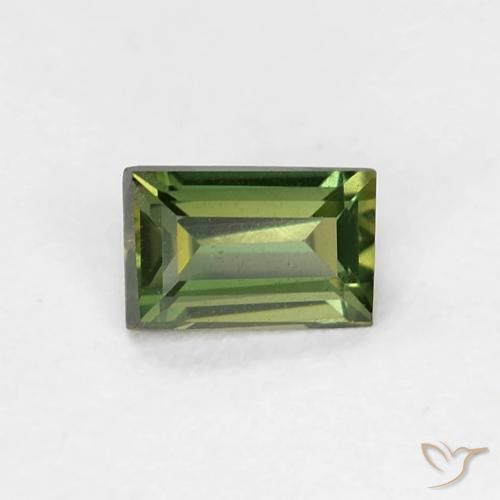 0.30ct 天然 黄绿色 钠柱晶石, 狭长方形, VVS