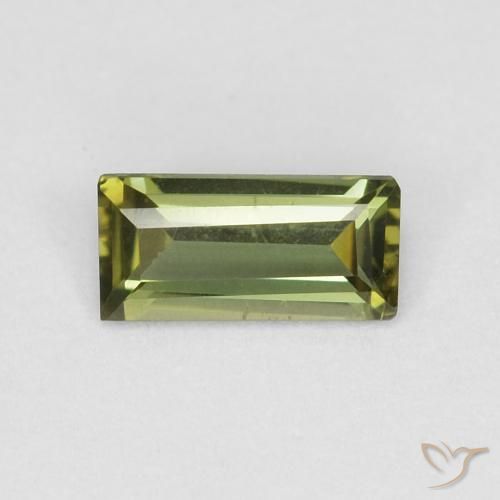 0.27ct 天然 橄榄绿色 钠柱晶石, 狭长方形, VVS-VS