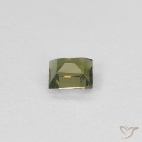 0.18克拉天然钠柱晶石，正方形，VVS