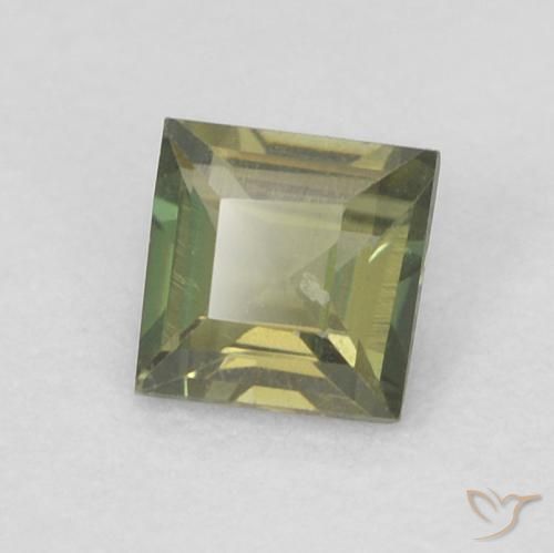 0.18克拉天然钠柱晶石，正方形，VVS