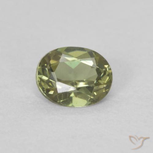0.25ct 天然 温暖的森林绿 钠柱晶石, 椭圆形, VVS-VS