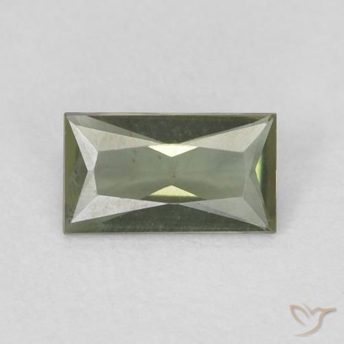 0.22ct 天然 中绿色 钠柱晶石, 狭长方形, VVS
