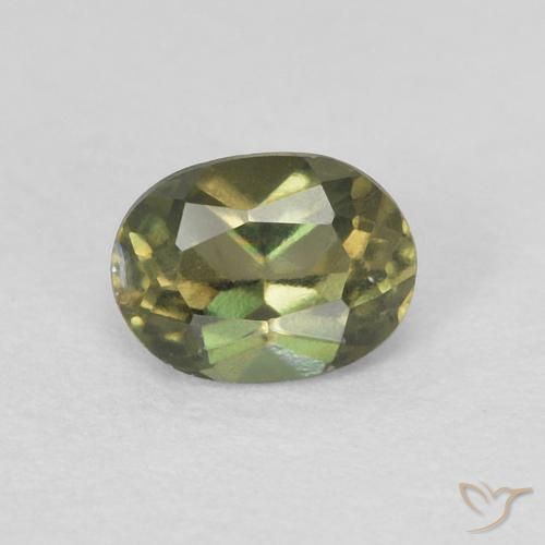 0.27ct 天然 温暖的森林绿 钠柱晶石, 椭圆形, VVS