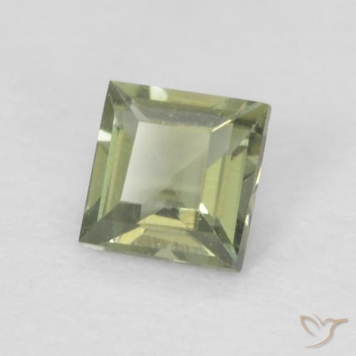 0.15克拉天然钠柱晶石，正方形，VVS
