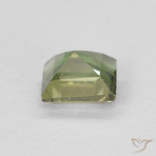0.15克拉天然钠柱晶石，正方形，VVS