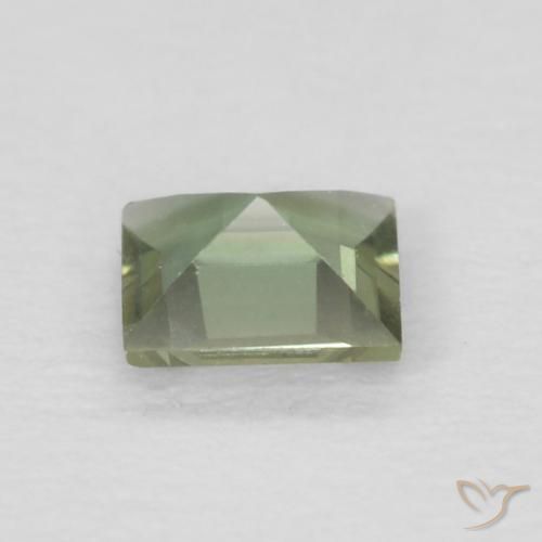 0.13克拉天然钠柱晶石，正方形，VVS