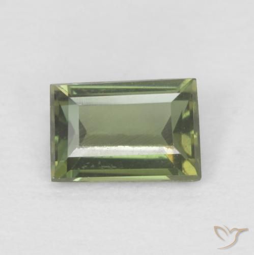 0.25ct 天然 Medium Light Green 钠柱晶石, 狭长方形, VVS