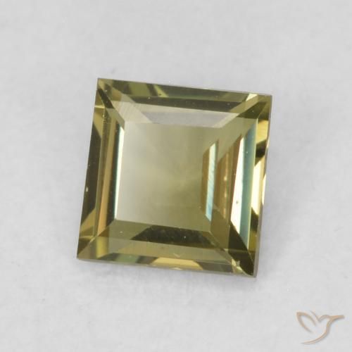 0.32克拉天然钠柱晶石，正方形，VVS
