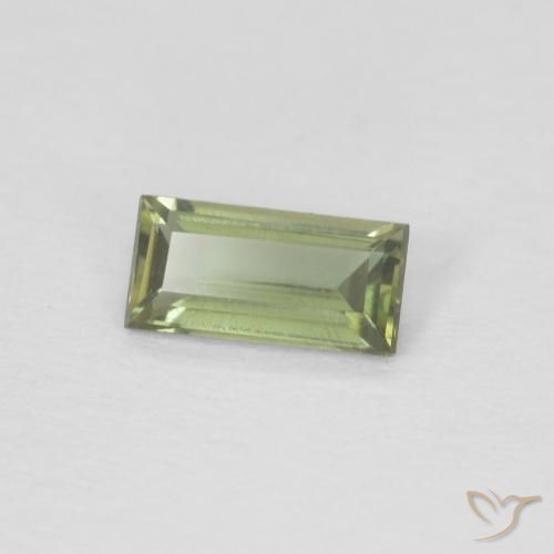 0.24克拉天然钠柱晶石，狭长方形，VVS