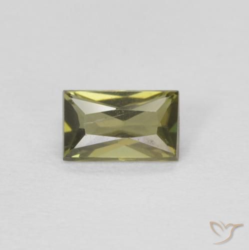 0.32ct 天然 棕绿色 钠柱晶石, 狭长方形, VVS