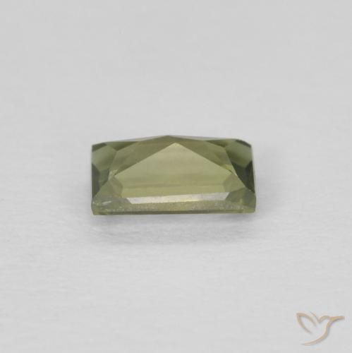 0.32克拉天然钠柱晶石，狭长方形，VVS