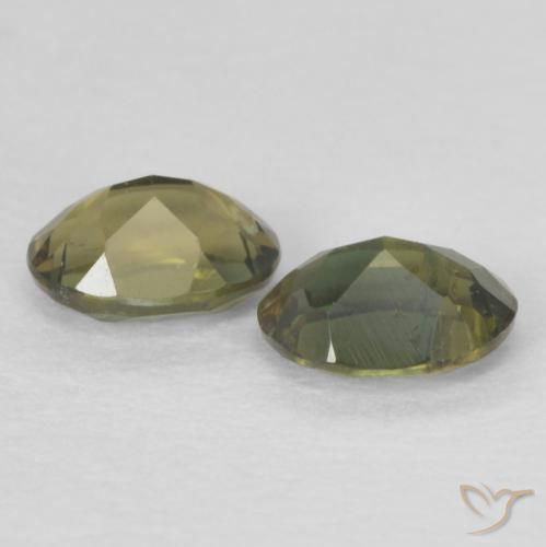 0.50克拉天然钠柱晶石，椭圆形，VVS-VS
