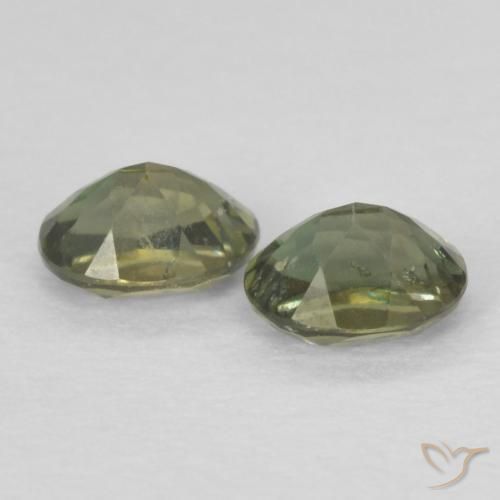 0.36克拉天然钠柱晶石，椭圆形，VS