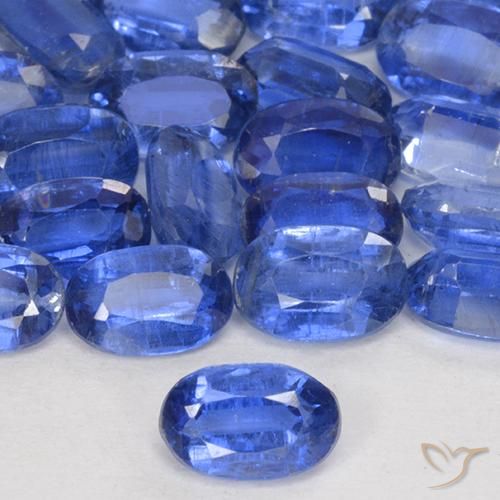 0.69ct 天然 矢菊花蓝 蓝晶石, 椭圆形, SI