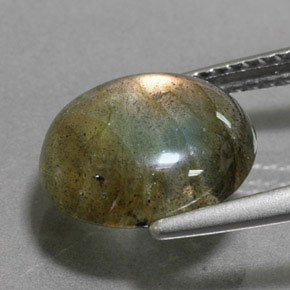 3.40克拉天然拉长石，椭圆形切割，半透明