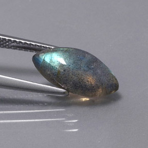 2.98克拉天然多色拉长石，透明，13.9×7.1毫米，透明/半透明