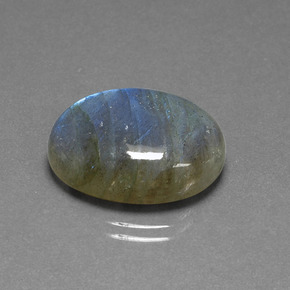 16.93克拉天然拉长石，椭圆形切割，20.1×15.2毫米，半透明