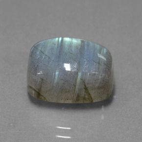 9.30克拉天然拉长石，垫形剪裁，13.6×9.9毫米，半透明