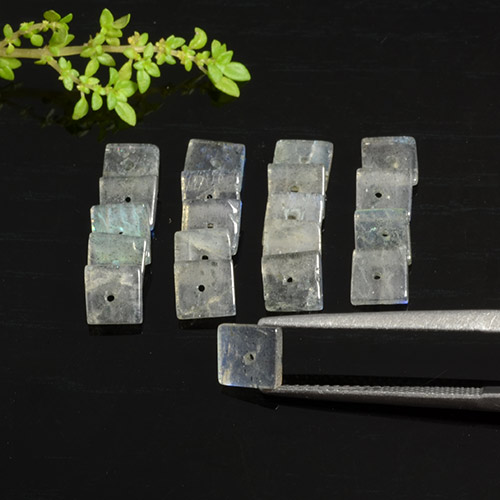 8.86克拉天然拉长石，正方形，半透明