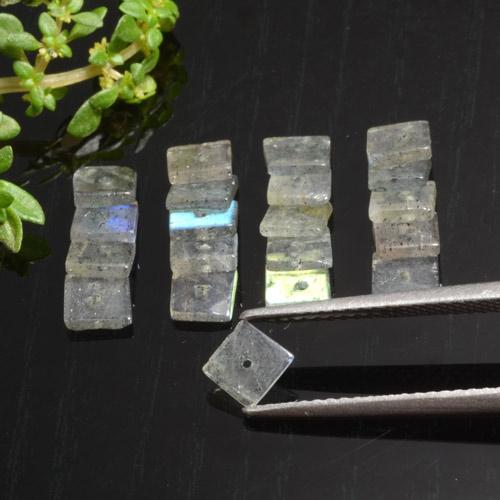 4.50天然多色拉长石，方形，4.4×4.3毫米，半透明