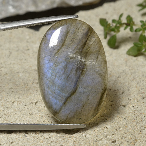 19.67克拉天然拉长石，椭圆形切割，半透明