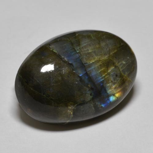 20.40克拉天然多色拉长石，椭圆形切割，21.7×15.1毫米，半透明
