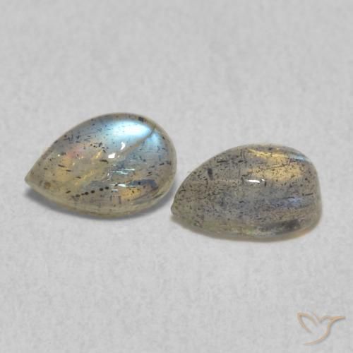 0.92克拉天然拉长石，梨形，半透明