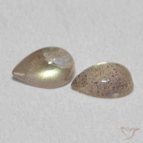 0.79克拉天然拉长石，梨形，半透明