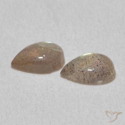 0.79克拉天然拉长石，梨形，半透明