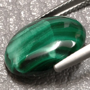 7.84克拉天然绿色孔雀石，椭圆形切割，15.9×12毫米，不透明