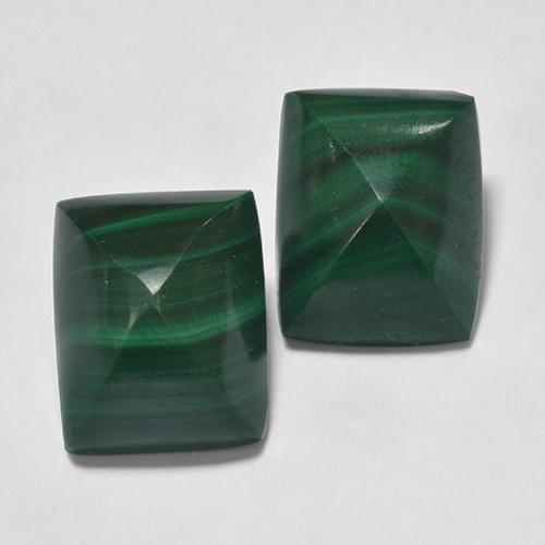 9.39天然绿色孔雀石，长方形切工，10.1×8毫米，不透明