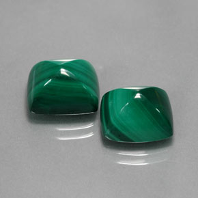 11.02天然绿色孔雀石，长方形切工，10.1×8.1毫米，不透明