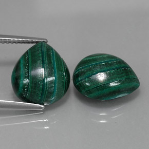 克拉天然孔雀石，梨形，不透明