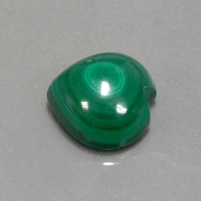 4.73克拉天然绿色孔雀石，心形，10.1×9.7毫米，不透明