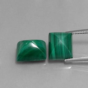 10.57天然绿色孔雀石，长方形切工，10×8.2毫米，不透明