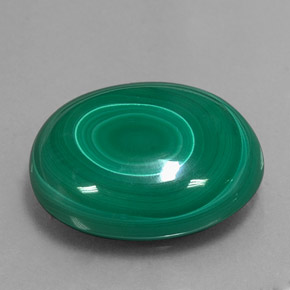 24.67克拉天然绿色孔雀石，椭圆形切割，19×16.1毫米，不透明