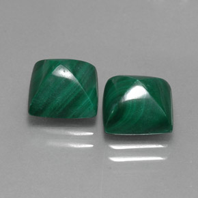 天然绿色孔雀石，方形，8.1×8.1毫米，不透明