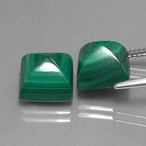 天然绿色孔雀石，方形，9.2×9.2毫米，不透明